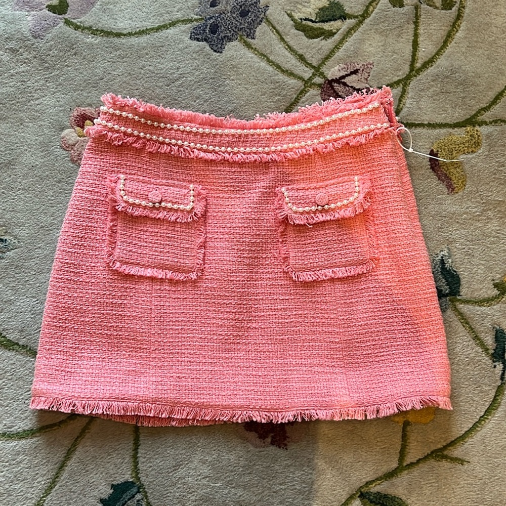 Cinq a Sept pink wool blend tweed mini skirt with pearls and pockets